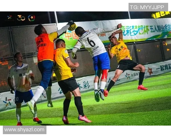 友谊赛精彩对决河床队展现足球魅力与团队精神