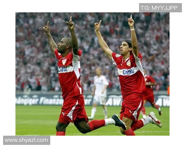 福伦丹与埃青年激战正酣谁能在这场对决中笑到最后